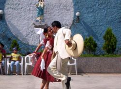 Marinera Norteña, the most representative dance in the coast of Peru.