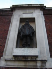 Statue of Shackleton outside the society headquarters