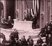 Harding addresses the Senate. Photo 1921