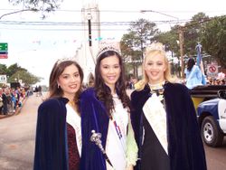 Queen and Princesses of the 2004 National Immigrants' Festival, Oberá, Misiones.