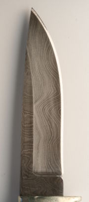 Characteristic pattern on damascus steel