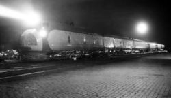 The M-10001 during its record-breaking coast-to-coast run at Cheyenne, Wyoming in 1934.