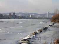 A look upstream from the Donauinsel in Vienna, Austria during an unusually cold winter (February 2006). A frozen Danube is a phenomenon experienced only once or twice in a lifetime. (Details)