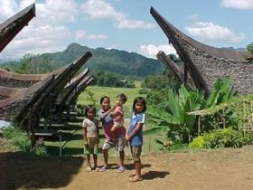 Torajan kids in Maruang