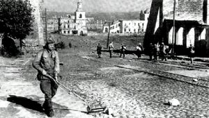 A sapper searching for mines in the streets of Smolensk