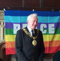 Only 28 cities have ceremonial Lord Mayors. Patrick John Stannard (Lord Mayor of Oxford) wears the chain of that office, 2004