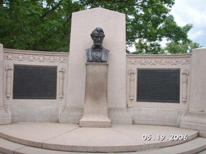 Monument of Abraham Lincoln at Gettysburg.