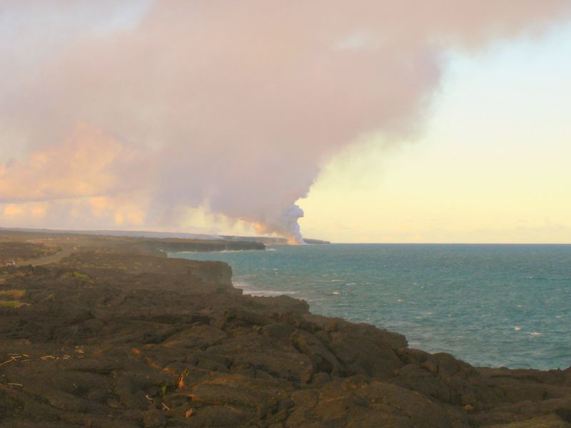 Image:Kilauea into sea.jpg