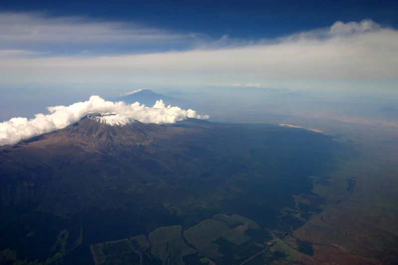 Image:Kilimanjaro-from-the-air.JPG