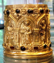 The Bimaran casket, representing the Buddha may be Indo-Greek work from around 30-10 BCE. British Museum.
