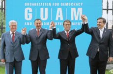 Meeting of Presidents from GUAM countries in Baku; Voronin, Aliev, Yushchenko and Saakashvili.