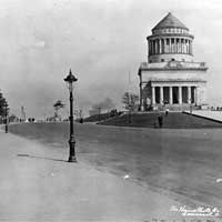 Grant's Tomb in New York is based on a more scholarly reconstruction of the Mausoleum