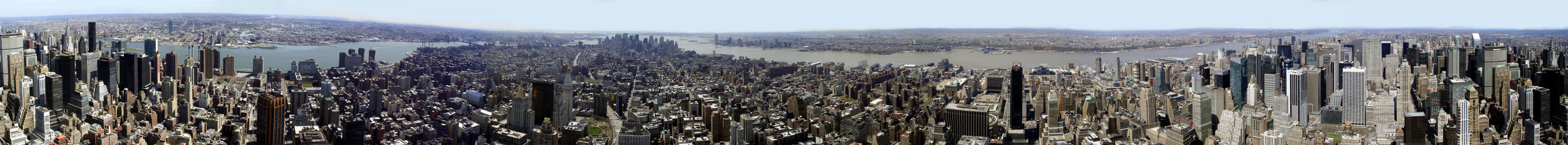 360°-Panorama of Midtown Manhattan, the largest central business district in the United States.